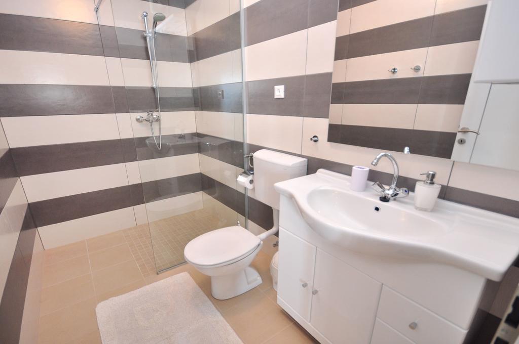 Apartments Zorka Leko Omis Phòng bức ảnh